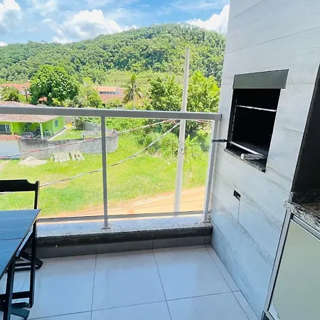 Apto novo com piscina em Ubatuba - Praia Maranduba-2